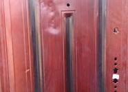 Вмятины на входных дверях